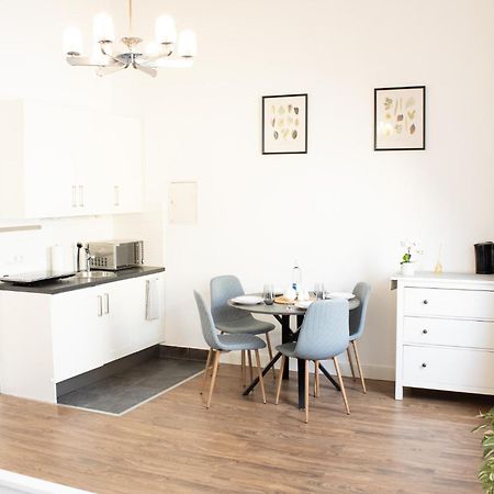 Apartment Wiesbaden Mitte, Zentral Am Park, Congresscenter 5 Min, Bahnhof 10Min Buitenkant foto