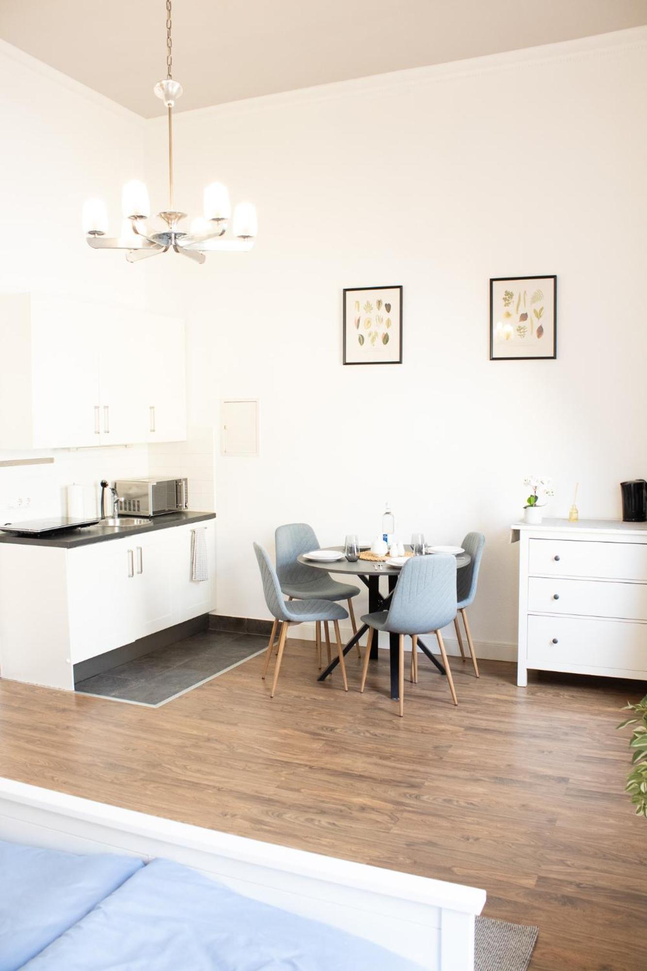 Apartment Wiesbaden Mitte, Zentral Am Park, Congresscenter 5 Min, Bahnhof 10Min Buitenkant foto