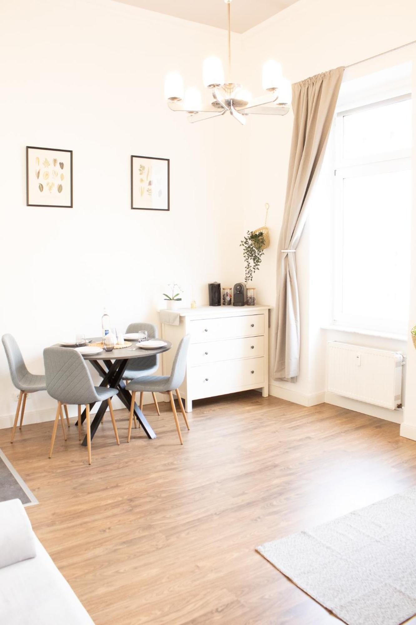 Apartment Wiesbaden Mitte, Zentral Am Park, Congresscenter 5 Min, Bahnhof 10Min Buitenkant foto